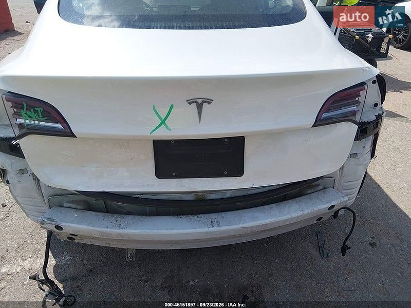 Седан Tesla Model 3 2022 в Львове