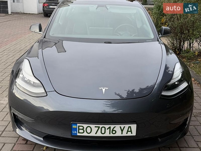 Седан Tesla Model 3 2020 в Тернополе