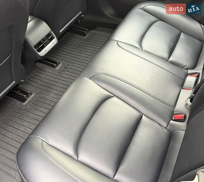 Седан Tesla Model 3 2020 в Тернополе