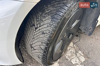 Седан Tesla Model 3 2023 в Днепре