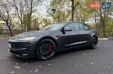 Седан Tesla Model 3 2024 в Кривому Розі