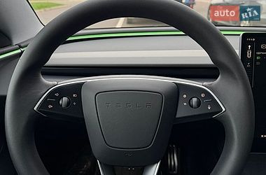 Седан Tesla Model 3 2024 в Кривому Розі