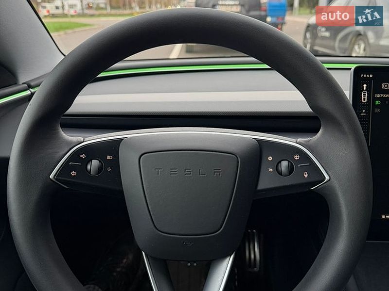 Седан Tesla Model 3 2024 в Кривому Розі
