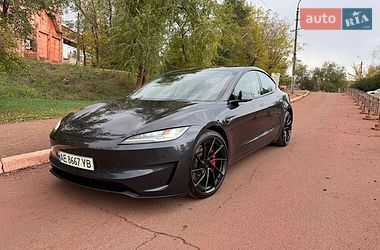 Седан Tesla Model 3 2024 в Кривому Розі