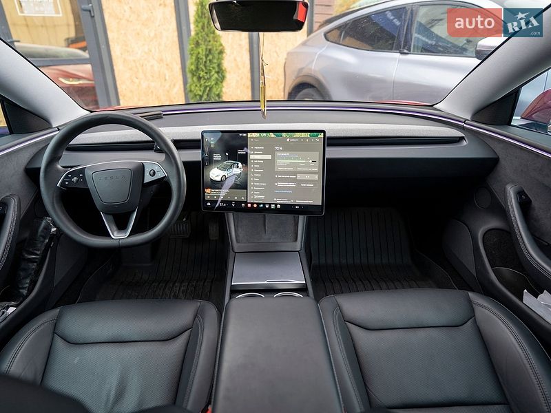 Седан Tesla Model 3 2024 в Киеве