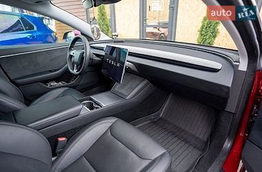 Седан Tesla Model 3 2024 в Киеве