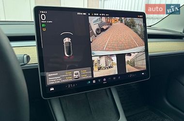 Седан Tesla Model 3 2021 в Миргороді