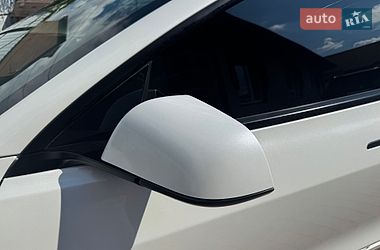 Седан Tesla Model 3 2021 в Миргороді