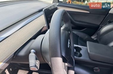 Седан Tesla Model 3 2021 в Миргороді