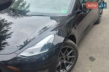 Седан Tesla Model 3 2023 в Днепре