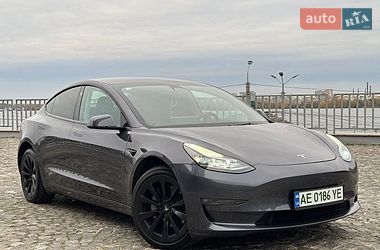 Седан Tesla Model 3 2023 в Днепре