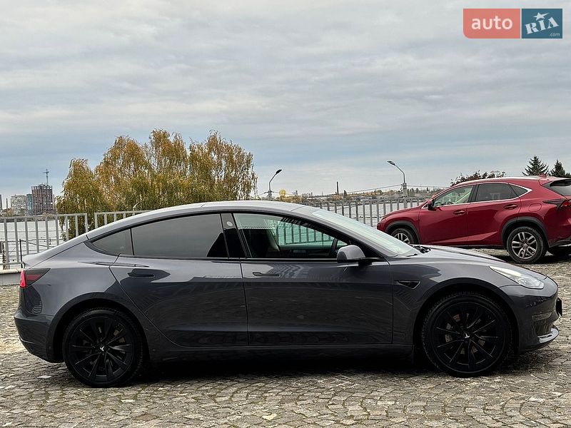 Седан Tesla Model 3 2023 в Днепре