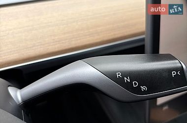 Седан Tesla Model 3 2023 в Днепре