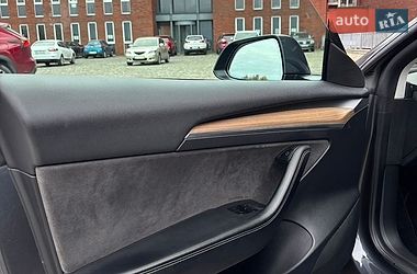 Седан Tesla Model 3 2023 в Днепре