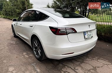 Седан Tesla Model 3 2021 в Нежине