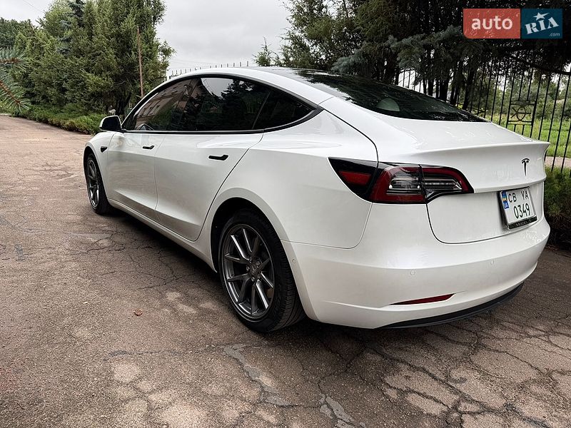 Седан Tesla Model 3 2021 в Нежине