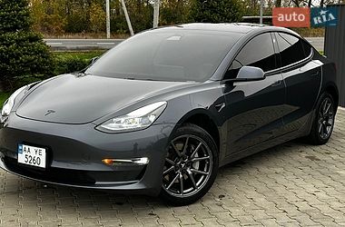 Седан Tesla Model 3 2018 в Кагарлыке