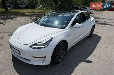 Седан Tesla Model 3 2020 в Киеве