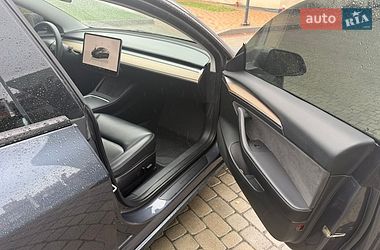 Седан Tesla Model 3 2022 в Львове