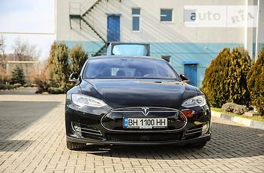 Седан Tesla Model S 2015 в Одессе