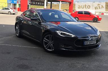 Седан Tesla Model S 2015 в Харькове