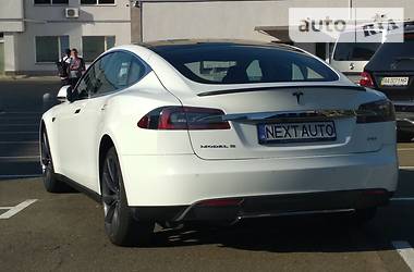 Лифтбек Tesla Model S 2014 в Киеве