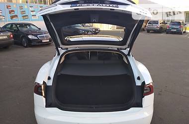Лифтбек Tesla Model S 2014 в Киеве