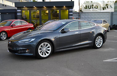 Хэтчбек Tesla Model S 2017 в Киеве