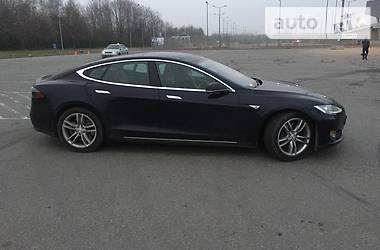 Седан Tesla Model S 2014 в Львове