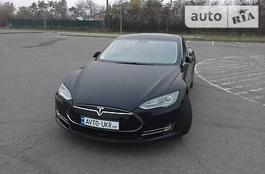 Седан Tesla Model S 2014 в Львове