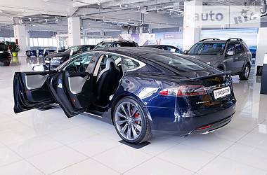 Лифтбек Tesla Model S 2014 в Киеве