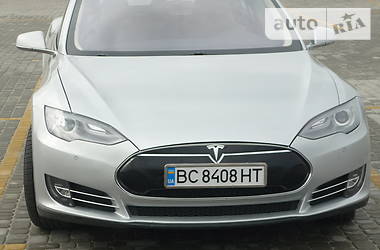 Хэтчбек Tesla Model S 2014 в Львове
