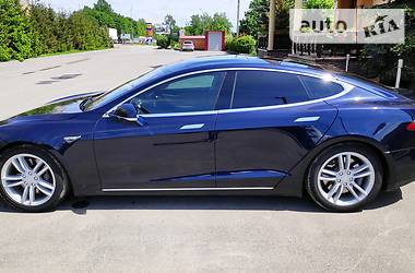 Седан Tesla Model S 2013 в Тернополе