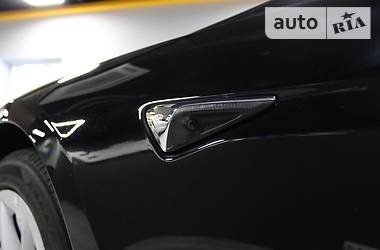 Лифтбек Tesla Model S 2018 в 