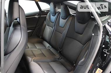 Лифтбек Tesla Model S 2018 в 