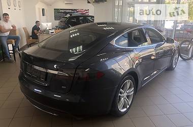 Седан Tesla Model S 2015 в Запоріжжі