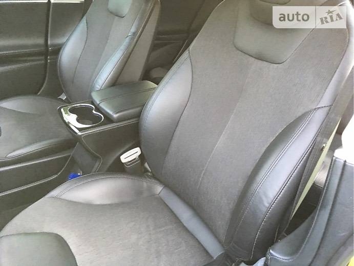 Хэтчбек Tesla Model S 2014 в Коломые
