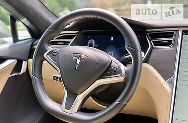 Лифтбек Tesla Model S 2015 в Киеве