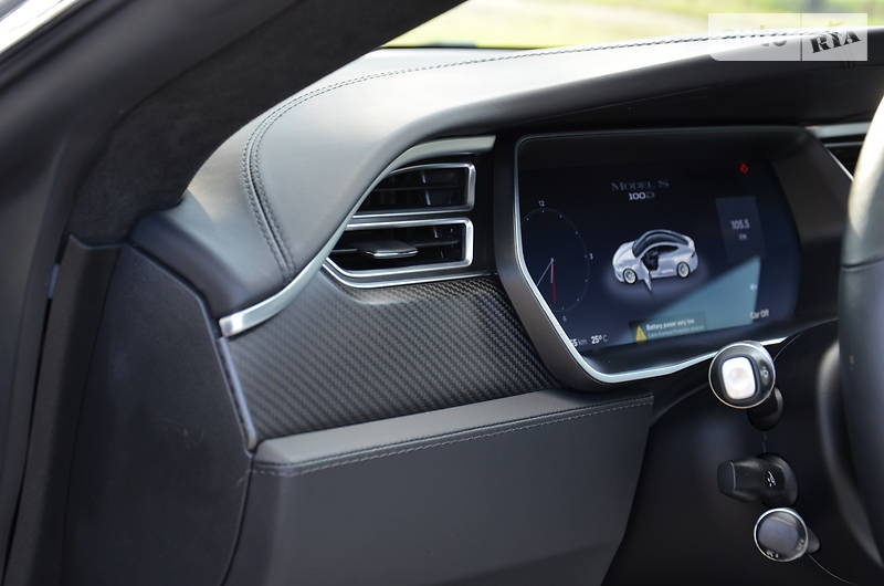 Седан Tesla Model S 2018 в Києві