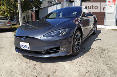 Хэтчбек Tesla Model S 2015 в 