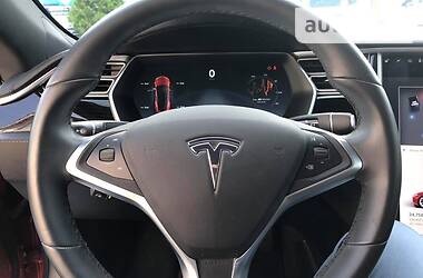 Седан Tesla Model S 2017 в Стрые
