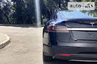 Лифтбек Tesla Model S 2013 в Киеве