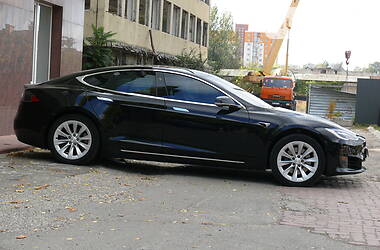 Лифтбек Tesla Model S 2016 в Николаеве