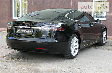 Лифтбек Tesla Model S 2016 в Николаеве