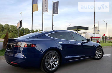 Седан Tesla Model S 2017 в Днепре