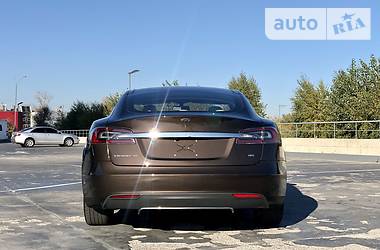 Лифтбек Tesla Model S 2013 в Киеве