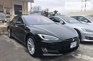 Седан Tesla Model S 2018 в Одесі