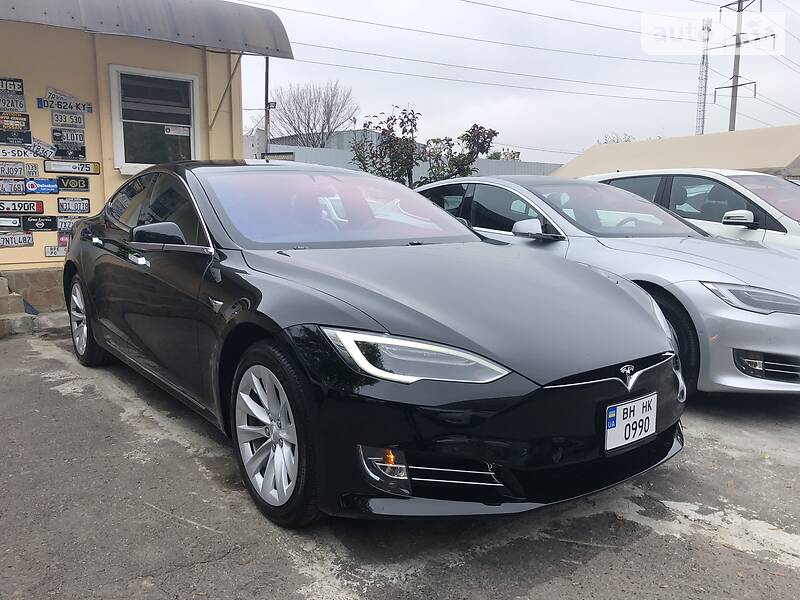 Tesla Model S 2018