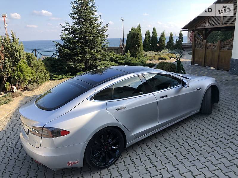 Ліфтбек Tesla Model S 2018 в Одесі