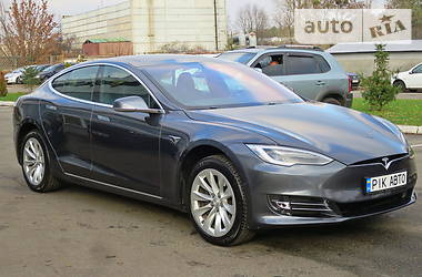 Седан Tesla Model S 2018 в Києві